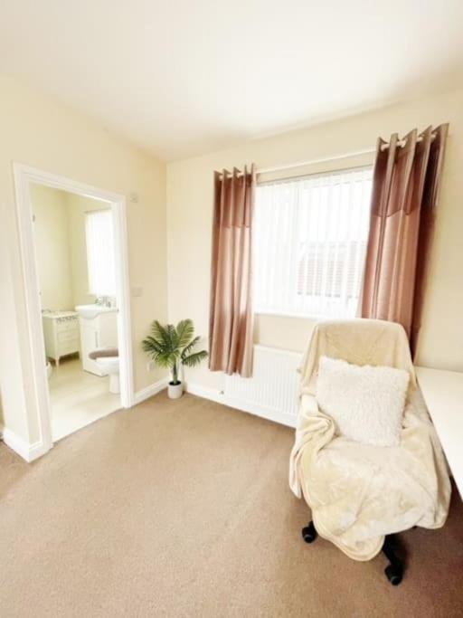 5 Bedroom, Sleeps 9 - Base To Explore Liverpool And Beyond Luaran gambar
