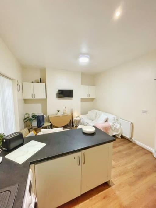 5 Bedroom, Sleeps 9 - Base To Explore Liverpool And Beyond Luaran gambar