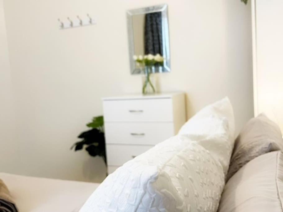 5 Bedroom, Sleeps 9 - Base To Explore Liverpool And Beyond Luaran gambar