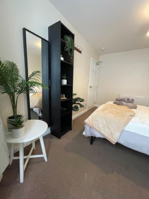 5 Bedroom, Sleeps 9 - Base To Explore Liverpool And Beyond Luaran gambar