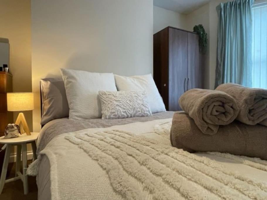 5 Bedroom, Sleeps 9 - Base To Explore Liverpool And Beyond Luaran gambar