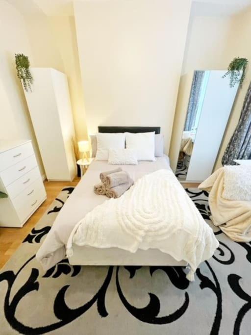 5 Bedroom, Sleeps 9 - Base To Explore Liverpool And Beyond Luaran gambar