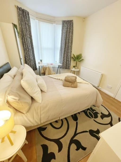 5 Bedroom, Sleeps 9 - Base To Explore Liverpool And Beyond Luaran gambar