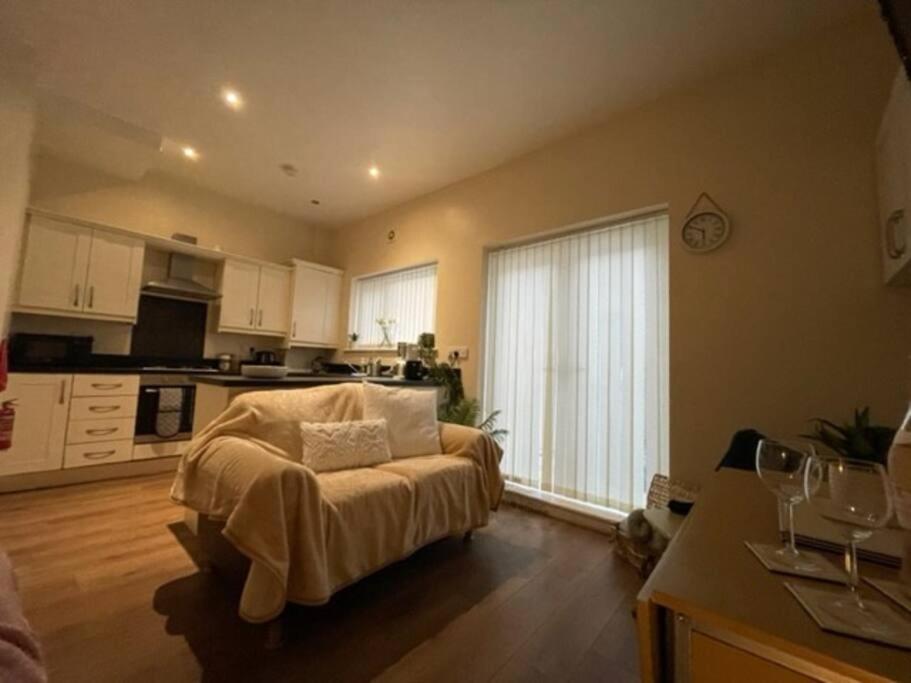 5 Bedroom, Sleeps 9 - Base To Explore Liverpool And Beyond Luaran gambar