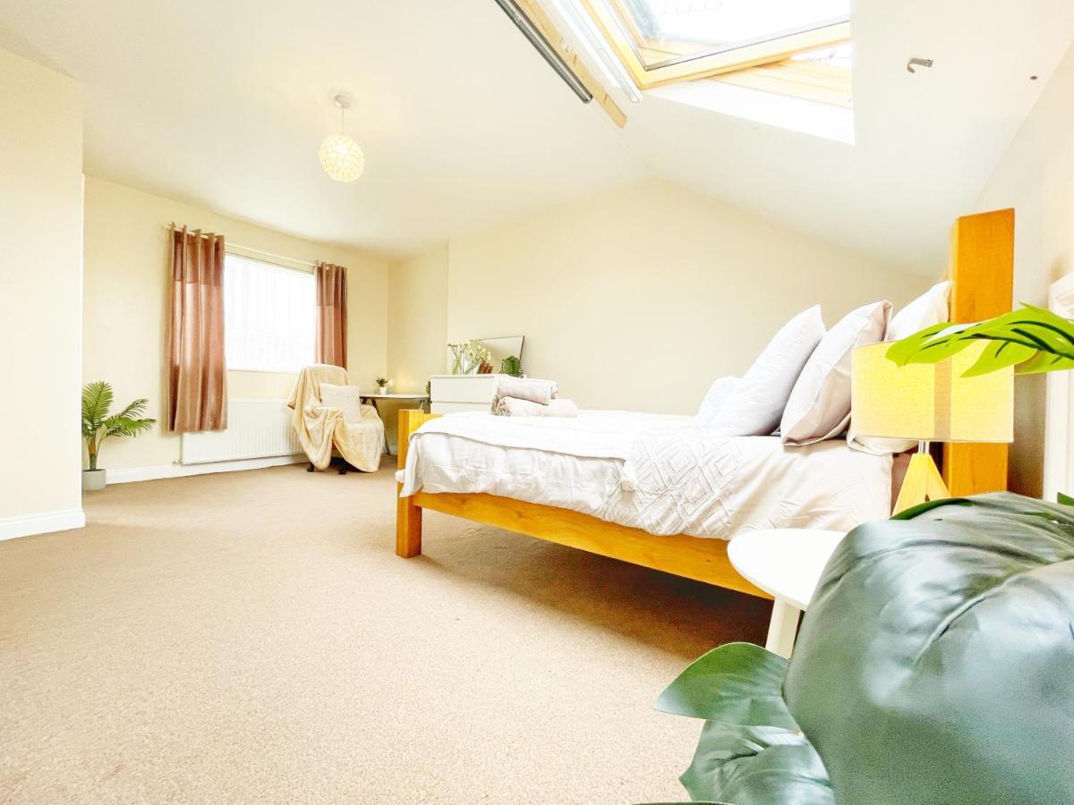 5 Bedroom, Sleeps 9 - Base To Explore Liverpool And Beyond Luaran gambar