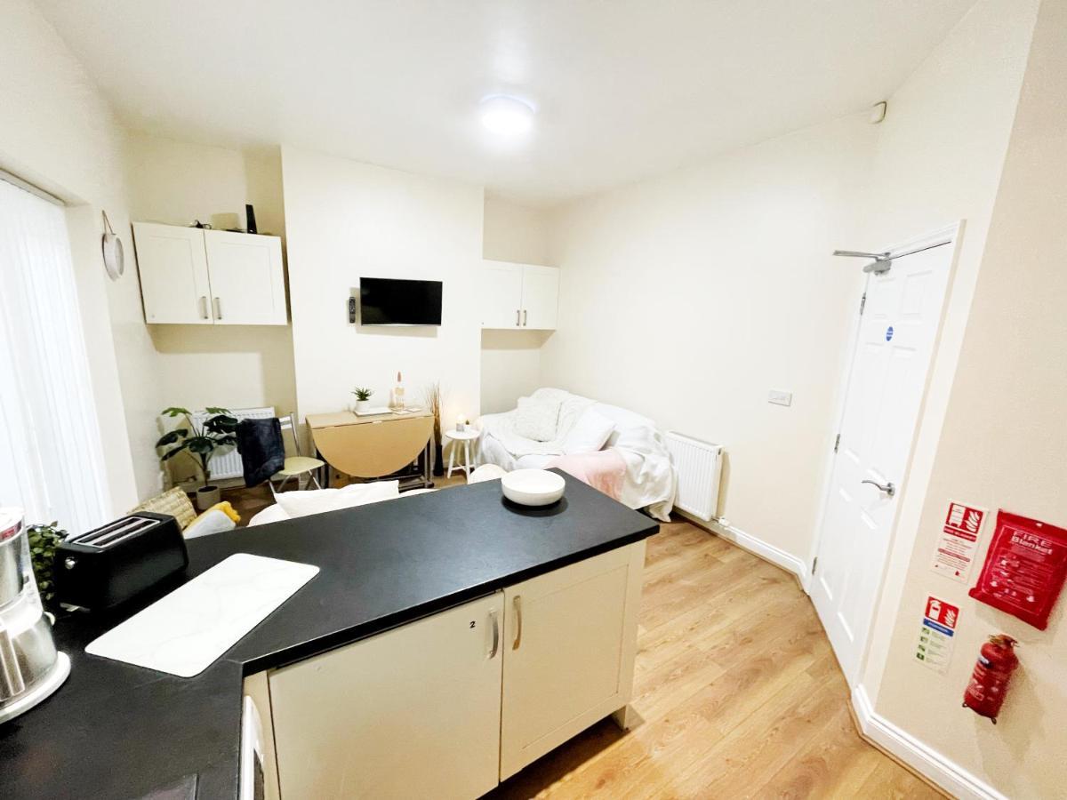 5 Bedroom, Sleeps 9 - Base To Explore Liverpool And Beyond Luaran gambar