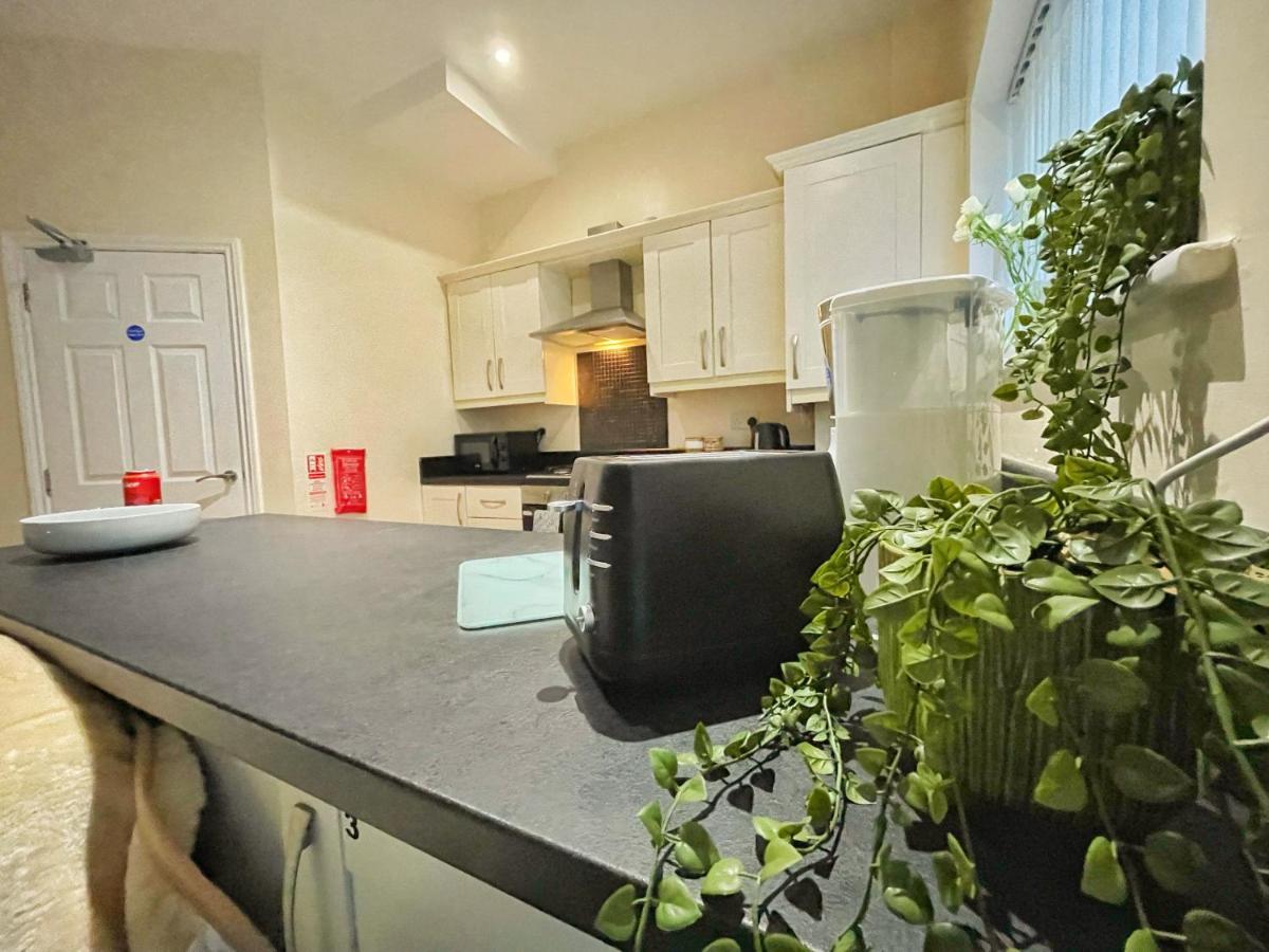 5 Bedroom, Sleeps 9 - Base To Explore Liverpool And Beyond Luaran gambar
